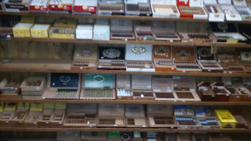 Tobacco Shop «Cigar House & Discount», reviews and photos, 1720 N Moorpark Rd, Thousand Oaks, CA 91360, USA