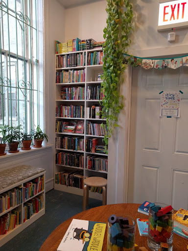 Book Store «Pilsen Community Books», reviews and photos, 1102 W 18th St, Chicago, IL 60608, USA