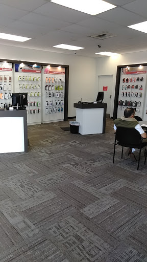Cell Phone Store «Verizon Authorized Retailer - A Wireless», reviews and photos, 2002 N Riverside Ave #103, Rialto, CA 92377, USA