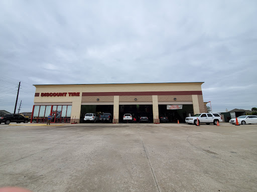 Tire Shop «Discount Tire Store - Spring, TX», reviews and photos, 6510 Farm to Market 2920, Spring, TX 77379, USA
