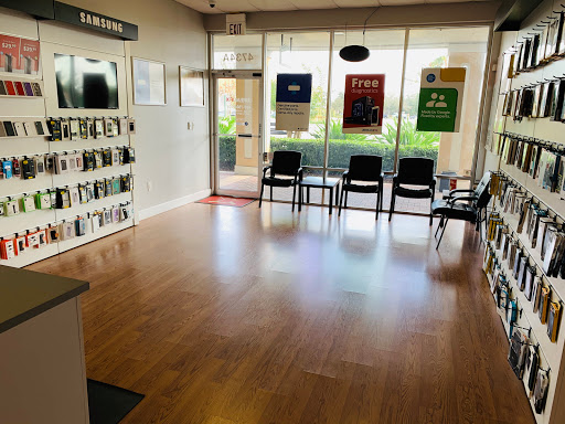 Electronics Repair Shop «uBreakiFix», reviews and photos, 4734 S Kirkman Rd, Orlando, FL 32811, USA