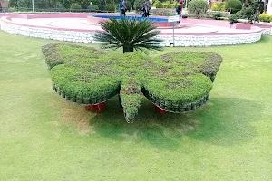 Shahid Smarak Park image