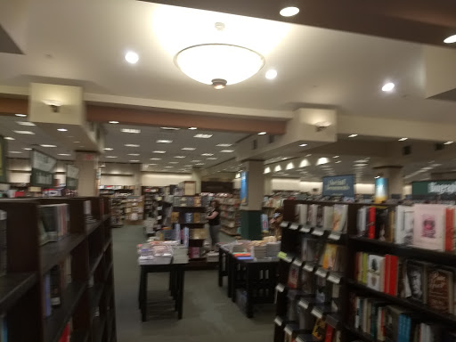 Book Store «Barnes & Noble», reviews and photos, 444 Broadway, Saugus, MA 01906, USA