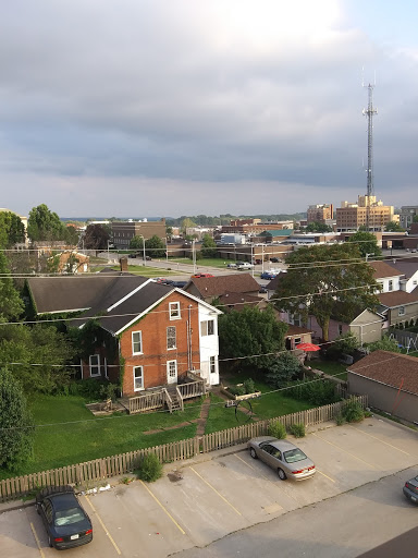 Wine Store «Hy-Vee Wine & Spirits», reviews and photos, 510 E 6th St, Muscatine, IA 52761, USA