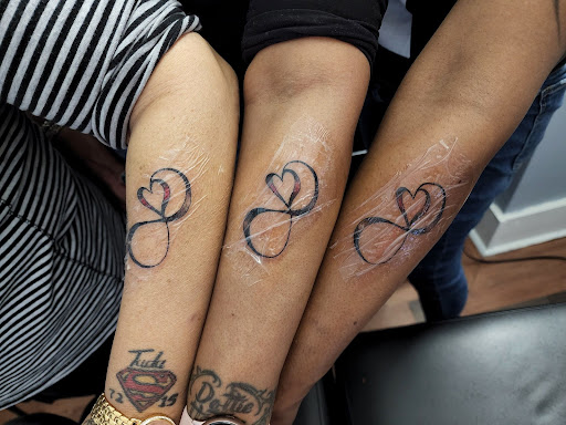 Tattoo Shop «Forsaken Art Tattoo & Piercing Studio», reviews and photos, 2652 Randleman Rd, Greensboro, NC 27406, USA