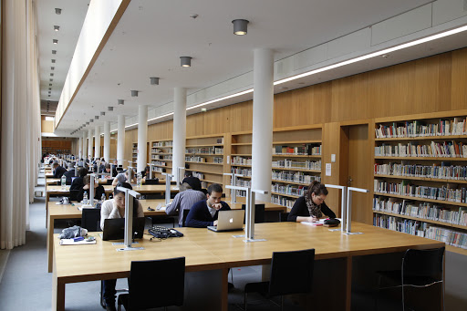 Bibliothek Recht und Wirtschaft (BRuW)
