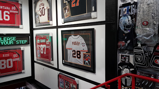 Sportswear Store «College Shop», reviews and photos, 2 Beach St, San Francisco, CA 94133, USA