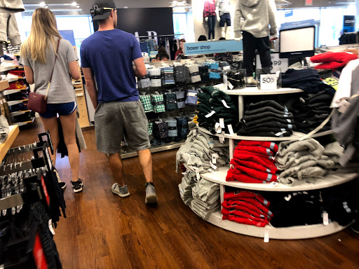 Clothing Store «Gap», reviews and photos, 18511 Outlet Blvd, Chesterfield, MO 63005, USA