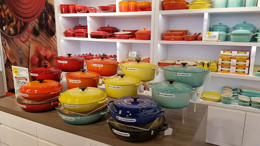 Shopping Mall «Johnson Creek Premium Outlets», reviews and photos, 575 Linmar Ln, Johnson Creek, WI 53038, USA