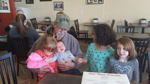 Donut Shop «Old Town Donut Shop», reviews and photos, 3941 Mid Rivers Mall Dr, St Peters, MO 63376, USA