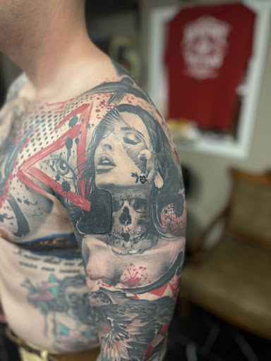 Explore above the knee tattoo ideas, creative tattoo ideas in Beaufort, available at Beaufort Tattoo Kompany