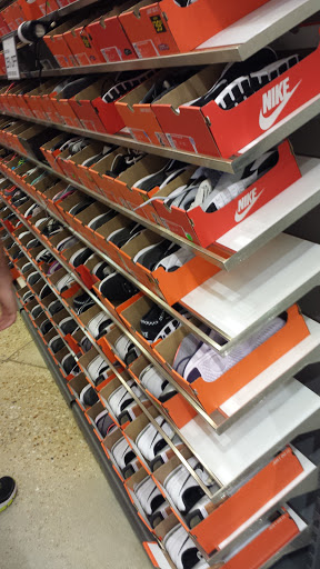 Clothing Store «Nike Factory Store», reviews and photos, 2210 Tanger Blvd #225, Gonzales, LA 70737, USA