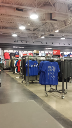 Sporting Goods Store «Nike Factory Store», reviews and photos, 5195 Factory Shops Blvd, Ellenton, FL 34222, USA