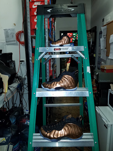 Shoe Store «VILLA, Join the Movement», reviews and photos, 605 N Market St, Wilmington, DE 19801, USA