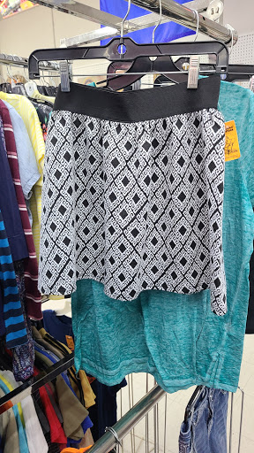 Thrift Store «Red Racks Thrift Store», reviews and photos, 1711 N Glenstone Ave, Springfield, MO 65803, USA