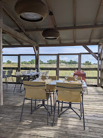 Atmosphère du Restaurant français Le Relais des Salines à Le Grand-Village-Plage - n°9