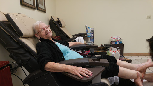 Shoe Store «DSW Designer Shoe Warehouse», reviews and photos, 8502 Eager Rd, Brentwood, MO 63144, USA