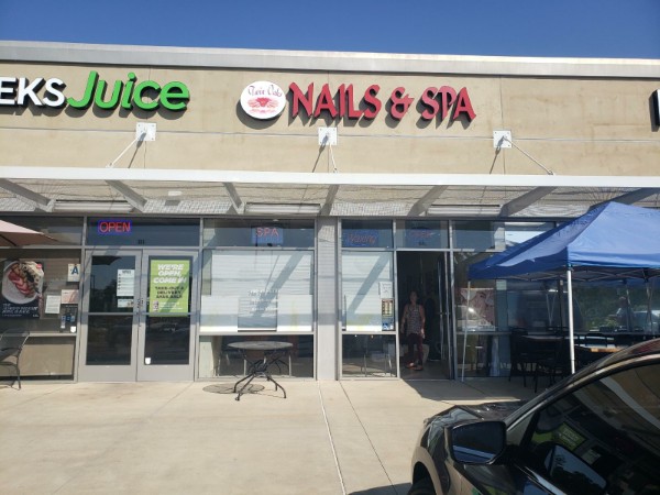 Twin Oaks Nail & Spa 92069