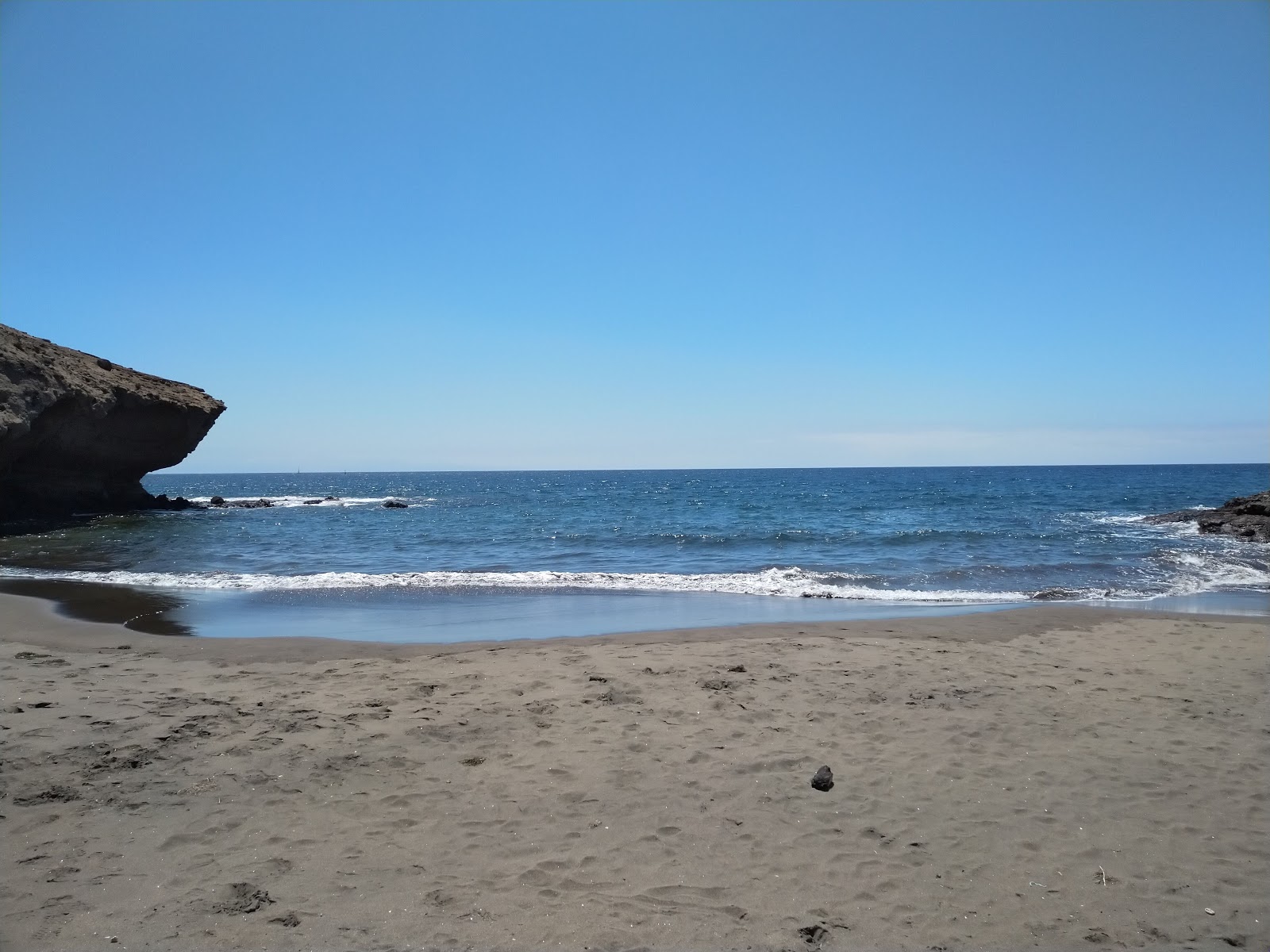 Photo de Playa la Rajita situé dans une zone naturelle