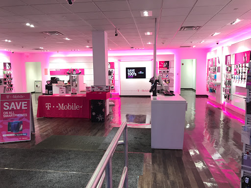 Cell Phone Store «T-Mobile», reviews and photos, 505 Great Neck Rd, Great Neck, NY 11021, USA