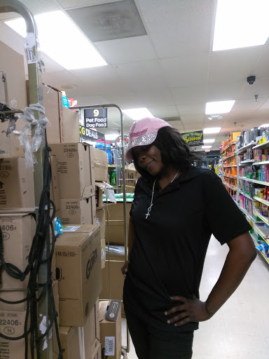 Discount Store «Dollar General», reviews and photos, 12720 W Nine Mile Rd, Oak Park, MI 48237, USA