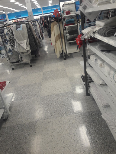 Clothing Store «Ross Dress for Less», reviews and photos, 10700 MacArthur Blvd, Oakland, CA 94605, USA
