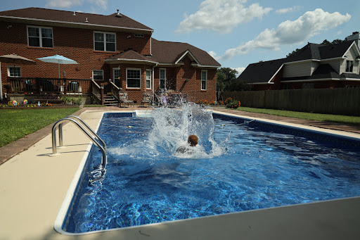 Pool cleaning service Chesapeake
