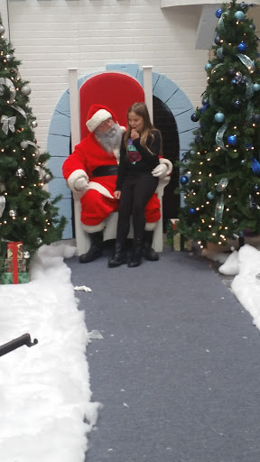 Shopping Mall «Muscatine Mall», reviews and photos, 1903 Park Ave, Muscatine, IA 52761, USA