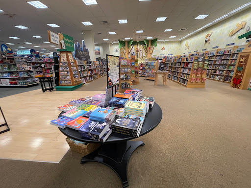 Book Store «Barnes & Noble», reviews and photos, 5101 Main St, Williamsburg, VA 23188, USA