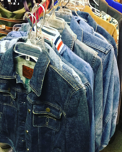 Boutique «Everchanging Seasons Consignment Boutique», reviews and photos, 710 Forest Ave, Portland, ME 04103, USA