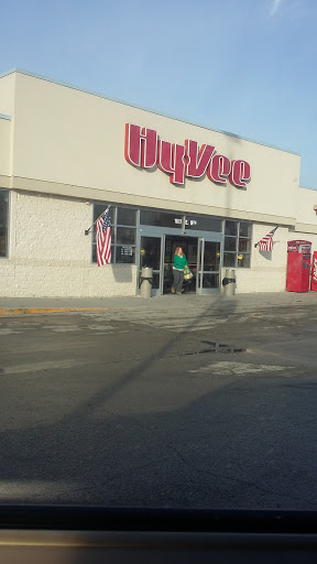 Supermarket «Hy-Vee», reviews and photos, 1617 E 9th St, Trenton, MO 64683, USA