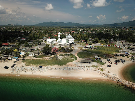 Mengabang Telipot Beach