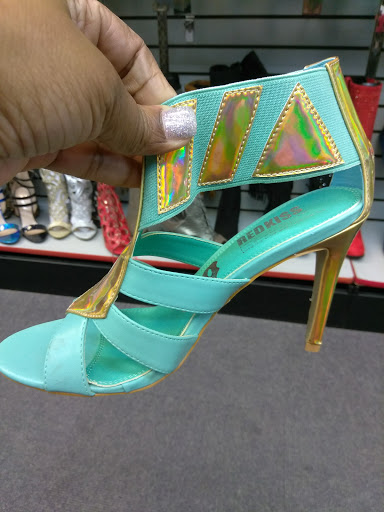 Shopping Mall «Lincoln Shopping Center», reviews and photos, 26092 Greenfield Rd, Oak Park, MI 48237, USA