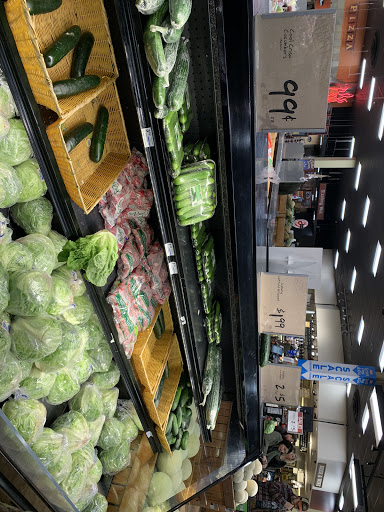 Grocery Store «Market District Supermarket», reviews and photos, 7000 Oxford Dr, Bethel Park, PA 15102, USA