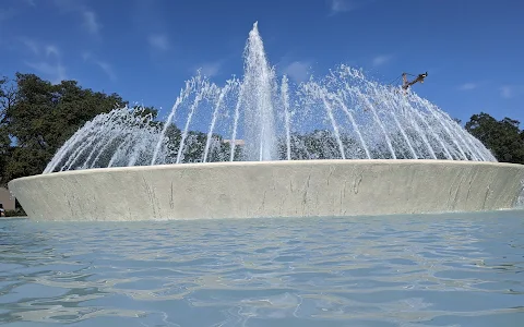 Mecom Fountain image