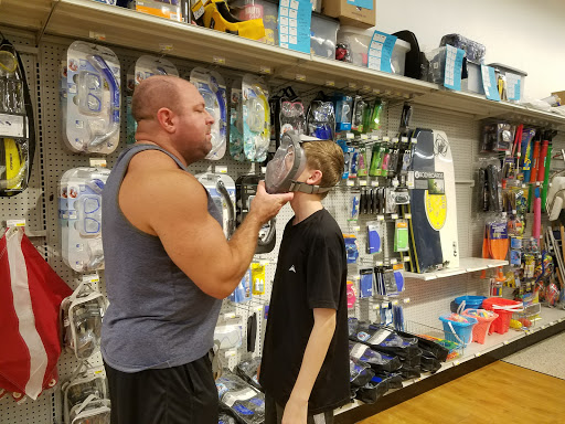 Marine Supply Store «West Marine», reviews and photos, 1012 Cape Coral Pkwy E, Cape Coral, FL 33904, USA