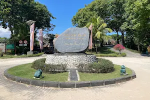 Garden of hope, Peninsula island image