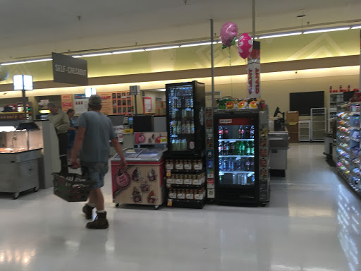 Grocery Store «Giant Food Stores», reviews and photos, 993 Wayne Ave, Chambersburg, PA 17201, USA