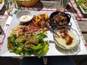 Photo n°38 de Le Comptoir Des Géants - Restaurant - Bar - Epicerie à Saint-Maurice-en-Trièves ()