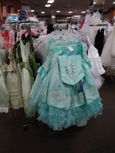 Shopping Mall «County Fair Fashion Mall», reviews and photos, 1264 E Gibson Rd E-500, Woodland, CA 95776, USA