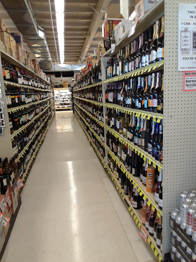 Grocery Store «Town & Country Foods», reviews and photos, 219 N 19th Ave, Bozeman, MT 59718, USA