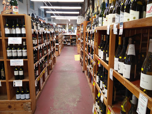 Liquor Store «Beverage Warehouse», reviews and photos, 1 East St, Winooski, VT 05404, USA