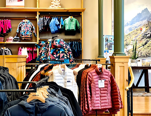 Clothing Store «Patagonia Pasadena», reviews and photos, 47 N Fair Oaks Ave, Pasadena, CA 91103, USA