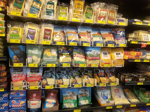 Grocery Store «Grocery Outlet Bargain Market», reviews and photos, 1355 NW 185th Ave, Beaverton, OR 97006, USA