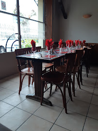 Atmosphère du Restaurant Café Du Pont De Brogny à Pringy - n°2