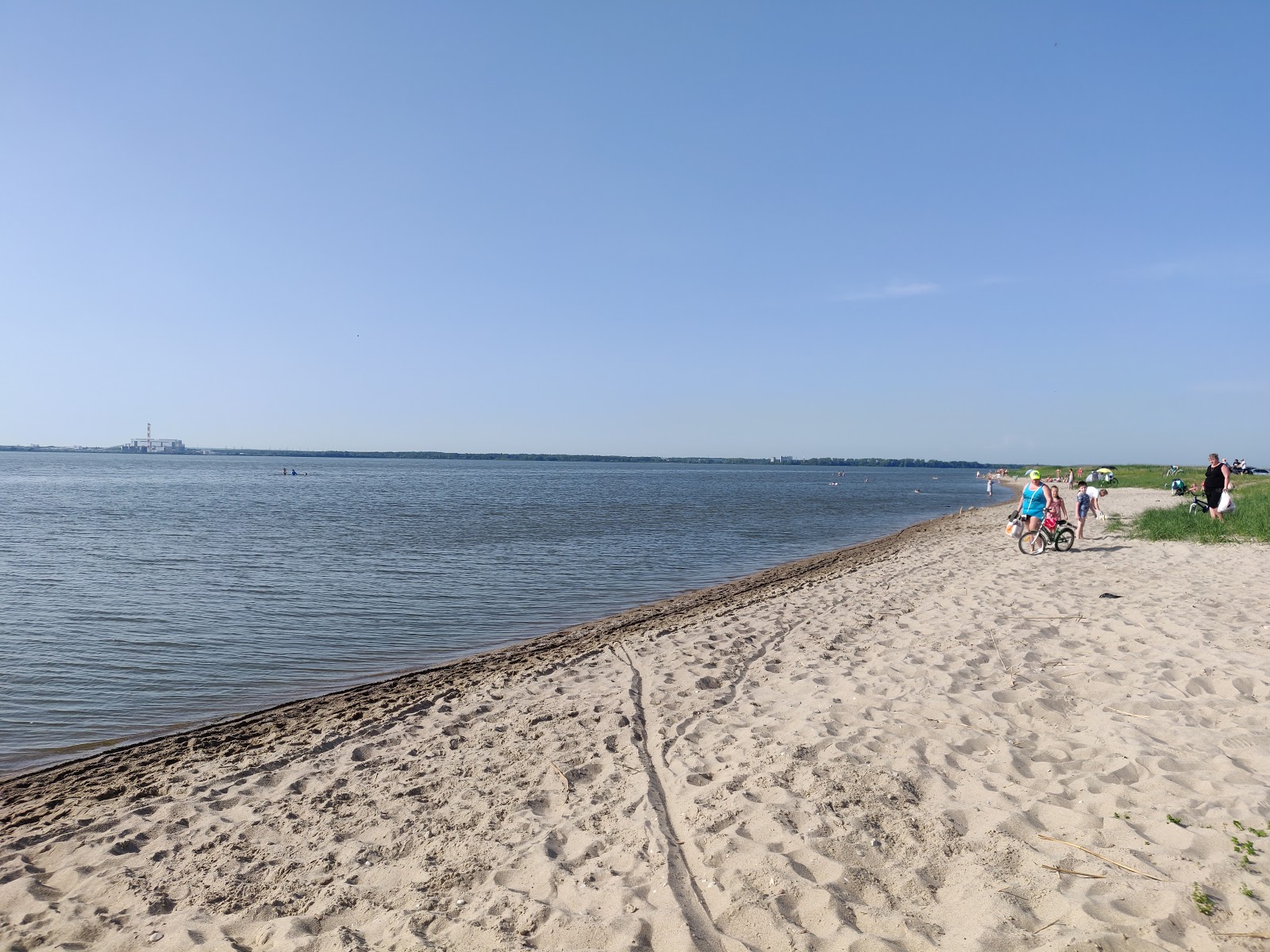 Foto van Poberezh'ye beach met helder zand oppervlakte