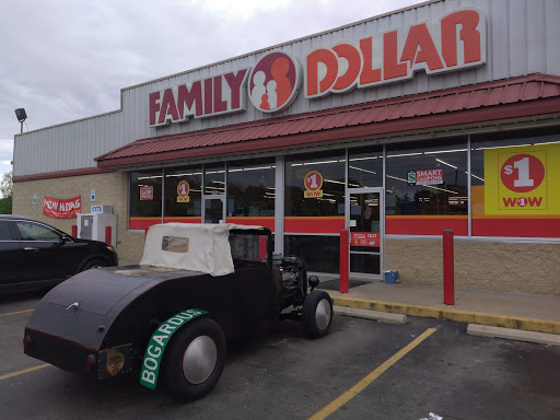 Dollar Store «FAMILY DOLLAR», reviews and photos, 395 N Gardner St, Scottsburg, IN 47170, USA