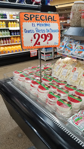 Grocery Store «Villa Park Fruit Market», reviews and photos, 302 W North Ave, Villa Park, IL 60181, USA