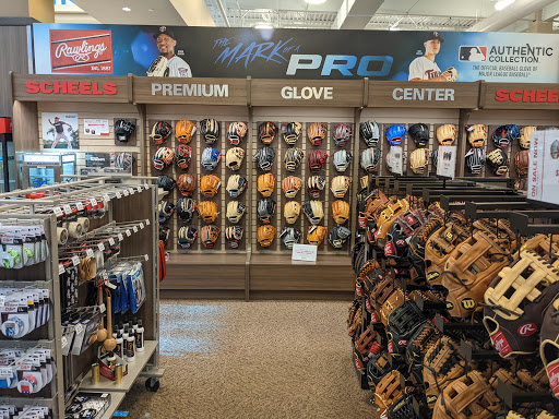 Sporting Goods Store «SCHEELS», reviews and photos, 8251 Flying Cloud Dr #1058, Eden Prairie, MN 55344, USA