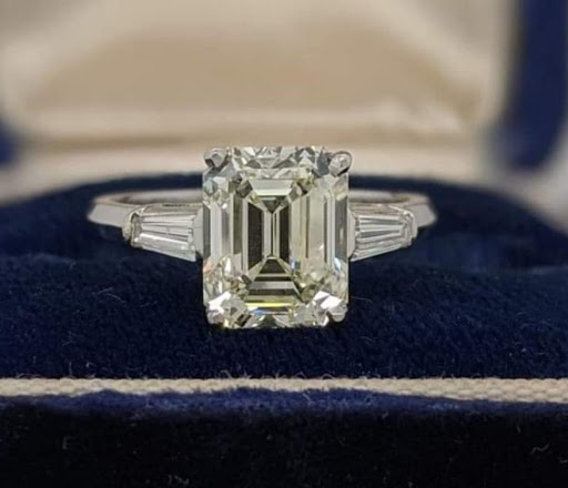 Jewelry Store «Pearce Jewelers», reviews and photos, 41 Glen Rd, West Lebanon, NH 03784, USA